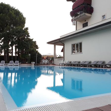 Hotel Da Roberto ラツィーゼ エクステリア 写真